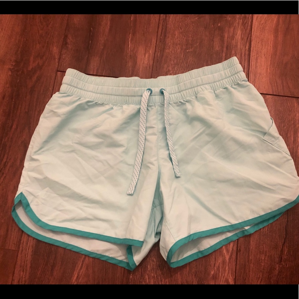 Women’s Columbia athletic shorts